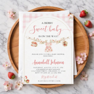 Invitación a una fiesta de bebé con tema de bayas