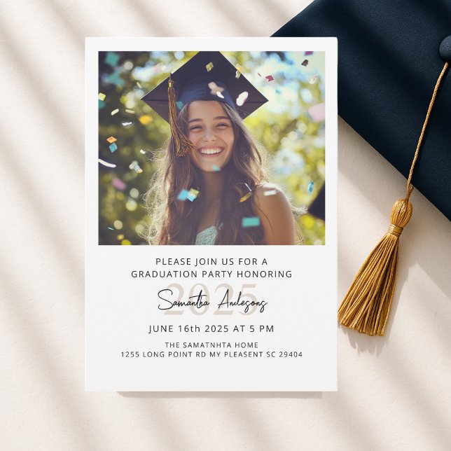 Invitación a una fiesta de graduación moderna con  (Subido por el creador)