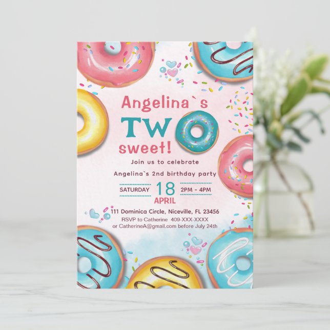 Invitación A vibrant 2nd birthday invitation with donuts.  (Anverso de pie)