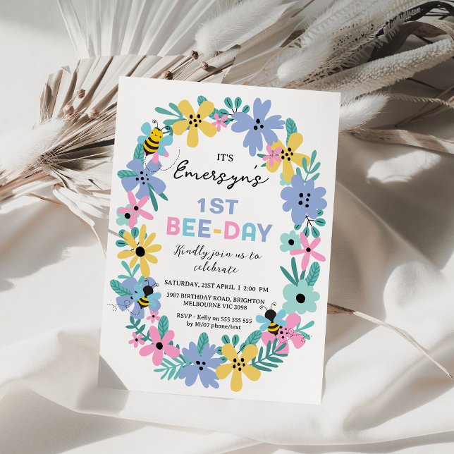 Invitación Abeja amarillo rosa floral Día de Abeja Primer cum (Colorful Floral 1st Bee-day 1st Birthday Invitation Template, Bee Themed 1st Birthday Invitation, )