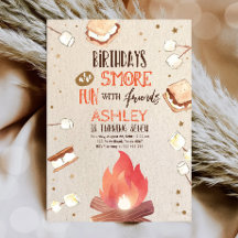 Acampada de amigos más divertidos y hambrientos cu