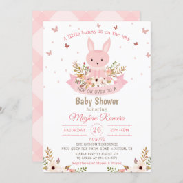 Invitación Adorable conejo rosa con flores Baby Shower