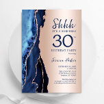 Invitación Agate azul de la marina de oro Rosa sorprende 30 c<br><div class="desc">El oro azul marino y el oro rosa sorprenden la invitación de la fiesta de cumpleaños número 30. Elegante diseño moderno con acuarela azul real agate fondo geodésico de mármol, rosa purpurina falso de oro y letra de escritura tipográfica. La carta de invitación de moda es perfecta para una elegante...</div>