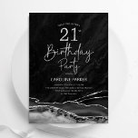 Invitación Agate Black Silver 21 cumpleaños<br><div class="desc">Invitación a la fiesta de cumpleaños 21 en negro y plata. Elegante diseño moderno con fondo geodésico de mármol agate acuarela, letra falsa purpurina plateada y tipografía. La carta de invitación de moda es perfecta para una elegante celebración del cumpleaños de las mujeres. Invitaciones Zazzle impresas o una plantilla imprimible...</div>