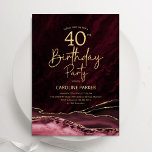 Invitación Agate Burgundy Gold 40 cumpleaños<br><div class="desc">Invitación a la fiesta de cumpleaños número 40 de Borgoña y oro. Elegante diseño moderno con color de agua de marsala roja oscura agate fondo geodésico de mármol, oro falso purpurina y letra de escritura tipográfica. La carta de invitación de moda es perfecta para una elegante celebración del cumpleaños de...</div>