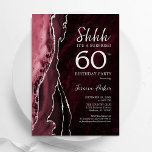 Invitación Agate de plata de Borgoña Sorpresa 60 cumpleaños<br><div class="desc">Invitación a la fiesta de cumpleaños número 60 de Borgoña y plata. Elegante diseño moderno con decoración marsala de color rojo oscuro agate el fondo geodésico de mármol, letra falsa purpurina de plata y tipografía de escritura. La carta de invitación de moda es perfecta para una elegante celebración del cumpleaños...</div>