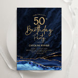 Invitación Agate Navy Blue Gold 50 cumpleaños<br><div class="desc">Invitación a la fiesta de cumpleaños número 50 de los marineros azules y dorados. Elegante diseño moderno con acuarela azul real agate mármol fondo geodésico, oro falso purpurina y letra de escritura tipográfica. La carta de invitación de moda es perfecta para una elegante celebración del cumpleaños de las mujeres. Invitaciones...</div>