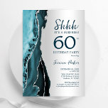 Invitación Agate Verde azulado plateado Sorpresa 60 cumpleaño<br><div class="desc">Invitación a la fiesta de cumpleaños número 60 de los años verde azulados y de plata. Elegante diseño moderno con fondo geodésico de mármol agate acuarela, letra falsa purpurina plateada y tipografía. La carta de invitación de moda es perfecta para una elegante celebración del cumpleaños de las mujeres. Invitaciones Zazzle...</div>
