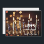 Invitación Agradables Luces del Hanukkah Chanukah Menorah<br><div class="desc">Una bella e impresionante invitación a una menorah iluminada con velas en un ambiente de invierno y de fondo brillante. Los detalles de la parte posterior de la tarjeta que desea personalizar. Ten unas vacaciones felices ❀</div>