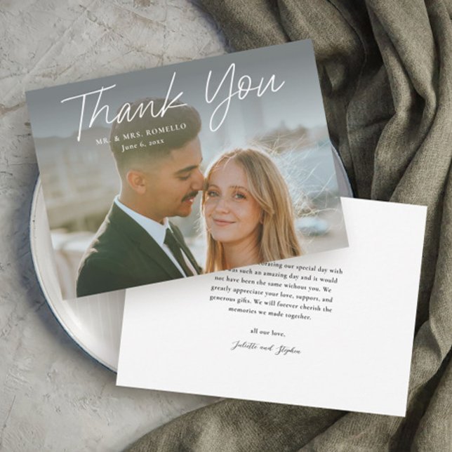 Invitación Agradecimiento de boda con foto de secuencia de co (Modern script photo wedding thank you card with full bleed photo typography overlay.)