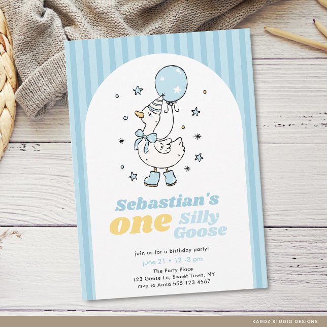 Invitación al 1er Cumpleaños de un Niño Ganso Tont (The front of the invitation is shown in 5x7-inch size.Choose size, paper, and corner style)