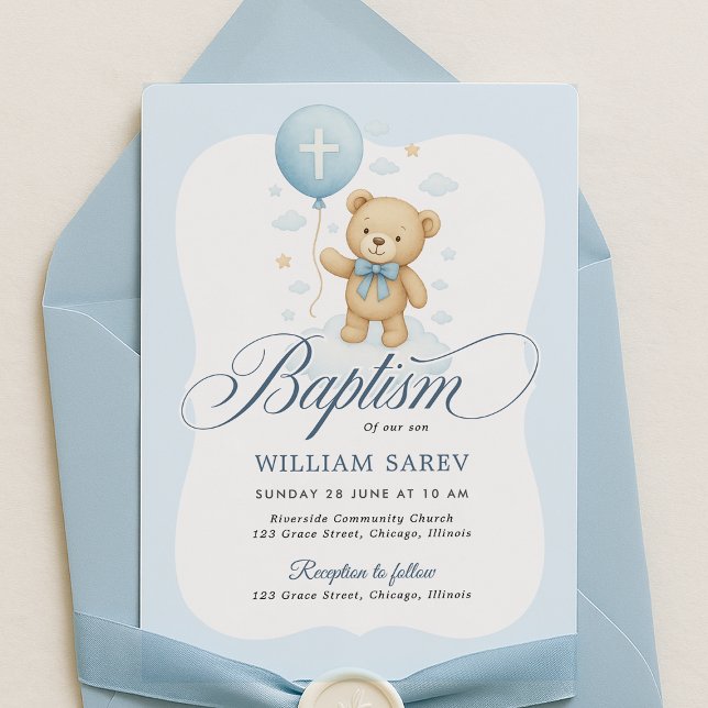 Invitación al bautismo curvo de osito de peluche p (Modern teddy bear baptism card styled with envelope and ribbon – sweet and simple boy invite)