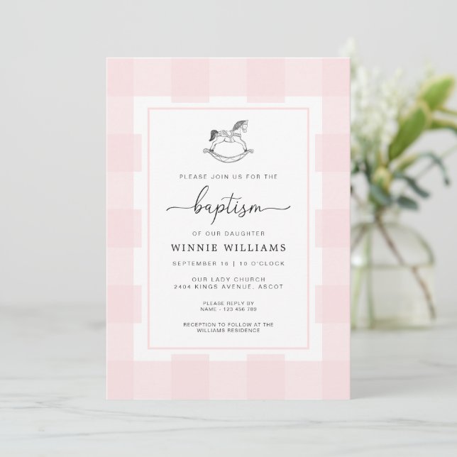 Invitación al bautismo de Gingham rosado (Anverso de pie)