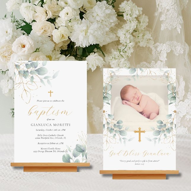 Invitación al bautismo de Relieve metalizado dorad (This Delicate Foliage baptism invitation features watercolor greenery and space for a photo)