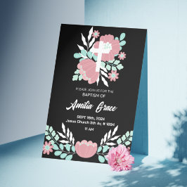 Invitación al bautismo floral blanco y negro elega