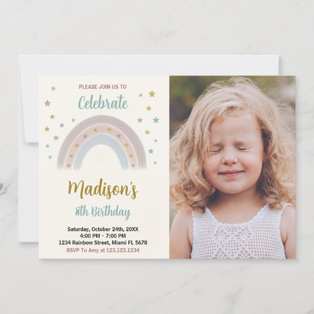 Invitación al cumpleaños arcoiris con foto (Anverso)