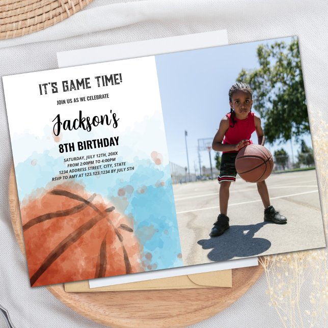 Invitación al cumpleaños de Blue Cloud Basketball (Blue Cloud Basketball Birthday Invitations w photo)