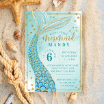 Invitación al cumpleaños de la sirena Aqua Green G<br><div class="desc">Hermosa, moda y moderna cola de sirena verde agua y purpurina de oro falso, bajo el tema de la sirena marina, diseño de la invitación de cumpleaños de la niñita con la sirena. El diseño presenta nuestro ilustracion de cola de sirena azul y verde agua dibujado a mano con un...</div>