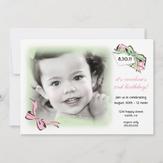 Invitación al cumpleaños verde y rosa dulce