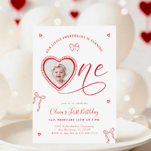 Invitación al primer cumpleaños de corazón Coquett