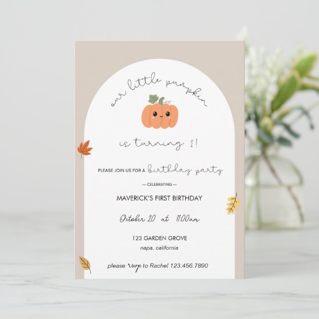 Invitación al Primer Cumpleaños de Nuestra Pequeña (Anverso de pie)