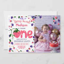 Invitación al primer cumpleaños de Strawberry Berr