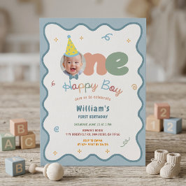 Invitación al primer cumpleaños de un niño feliz