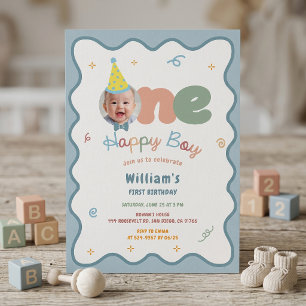 Invitación al primer cumpleaños de un niño feliz