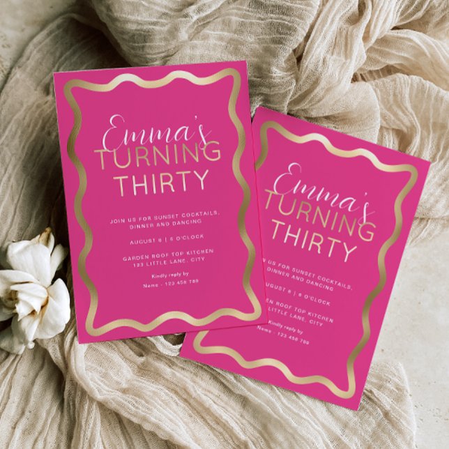 Invitación al Relieve metalizado de cumpleaños de  (Wave Hot Pink Gold Birthday Invitation)