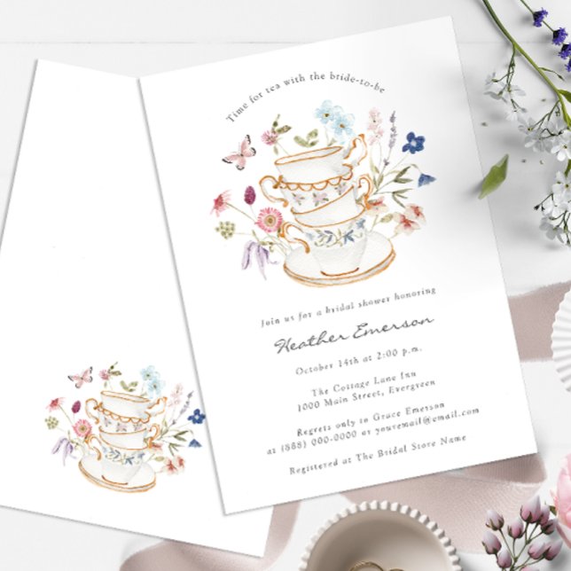 Invitación al té de novia floral (Wildflower Tea Party Bridal Shower Wedding Invitation with Butterfly by Painted Paperie)
