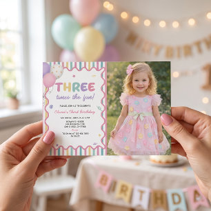 Invitación al tercer cumpleaños de la niña Tres Ve