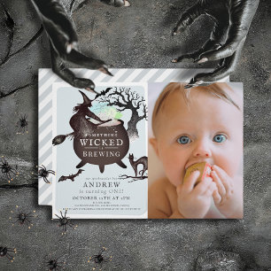 Invitación Algo Mal Preparando Halloween Bl Primer Cumpleaños