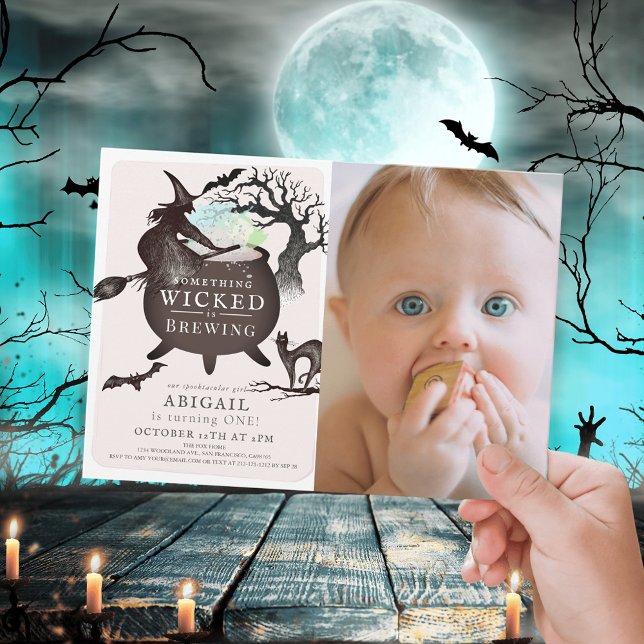 Invitación Algo Mal Preparando Halloween Pk Primer Cumpleaños (Subido por el creador)