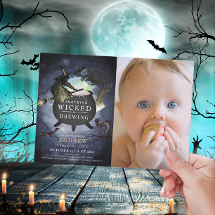 Invitación Algo malvado preparando Halloween NT primer cumple