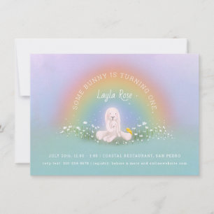 Invitación Algunos conejitos están convirtiendo un arcoiris e