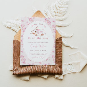 Invitación Algunos conejitos están en camino a Baby Shower In