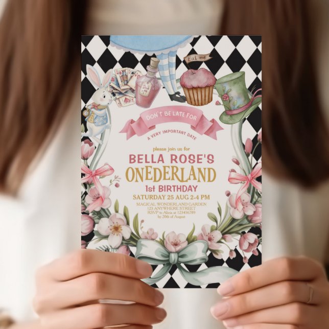Invitación Alice en el marco de flores de Wonderland cumpleañ (Subido por el creador)