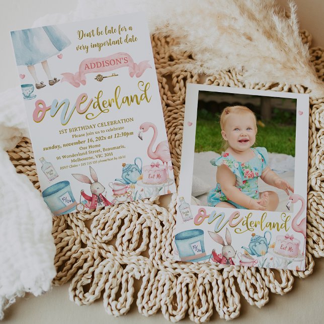 Invitación Alicia de foto rosa azul en el primer cumpleaños d (Alice in Onederland 1st Birthday Invitation Girl, With Photo Alice In Wonderland 1st Birthday Invite)
