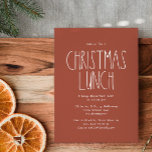 Invitación Almuerzo de los Navidades de Punto del Boho Rojo d<br><div class="desc">Esta invitación al almuerzo para Navidades de terracota red boho polka dot es perfecta para su moderno saludo de vacaciones de bohemia inspirado en una casa de campo. El clásico estilo rústico pero delicado le da un aspecto de época muy seductor, al mismo tiempo que lo mantiene tierno y sencillo....</div>