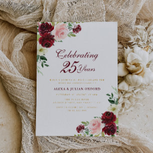 Invitación aniversario de boda floral de borgoña y rubia