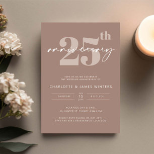 Invitación Aniversario de bodas minimalista beige script 25