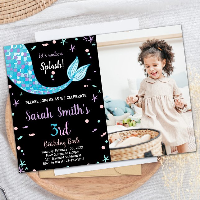 Invitación Aniversario de la cola de la sirena verde negra co (Black Green Mermaid Tail Birthday with photo Invitation)