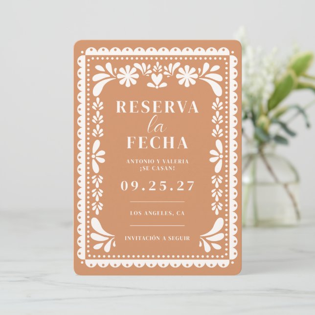 Invitación Aparta la Fecha Papel Picado Boda Mexicana (Anverso de pie)