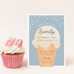 Invitación Aquí está la fiesta de cumpleaños del crema de hie