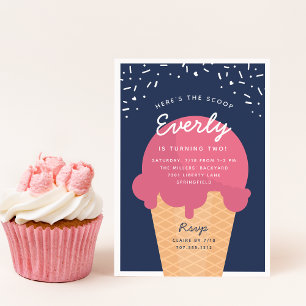 Invitación Aquí está la fiesta de cumpleaños del crema de hie