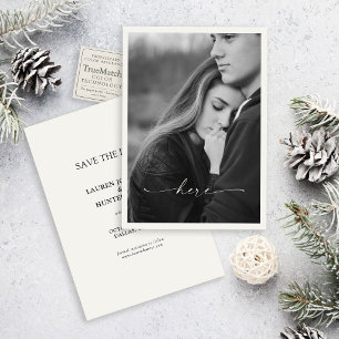 Invitación Aquí   Foto Romántica de Boda Save the Date