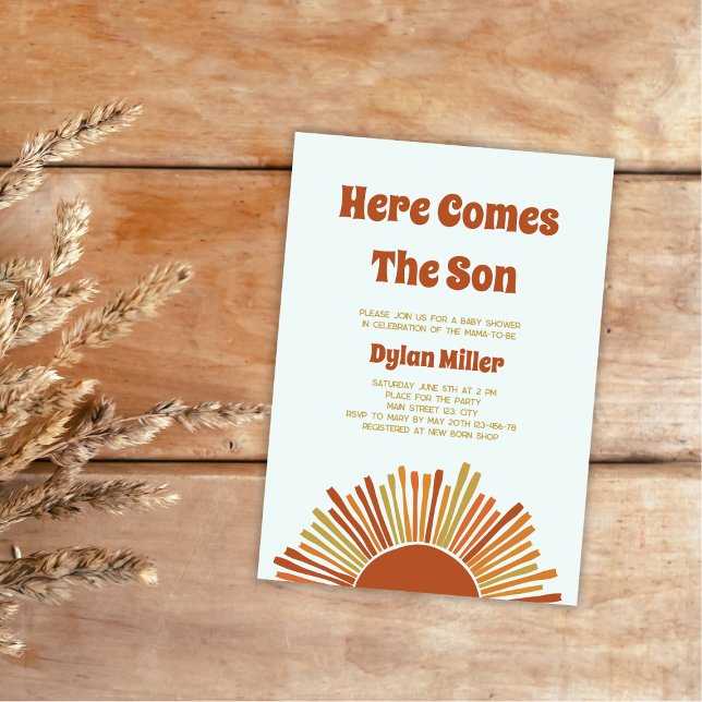 Invitación Aquí Viene El Baby Shower De Son Boho Retro Boy (here comes the son baby shower invitation  boho sunshine retro boy shower burned yellow orange brown)