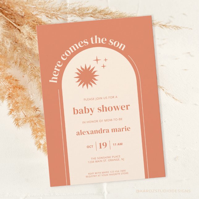 Invitación Aquí viene el Baby Shower de Son Terracotta Boho (Terracotta, Here comes the son, boho baby shower invitation. With arc, sunshine and stars details)