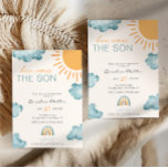 Invitación Aquí Viene El Hijo De Baby Shower Boy Blue<br><div class="desc">Divertida y linda invitación para un niño con una ducha de bebé "aquí viene el hijo",  que presenta un diseño de nubes acuarelas y arcoiris con adorable patrón de corazón arco iris en la parte trasera.</div>