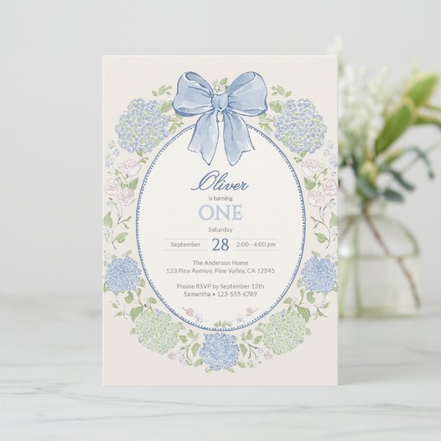 Invitación Arco azul y flores de hortensia Cumpleaños número  (Anverso de pie)